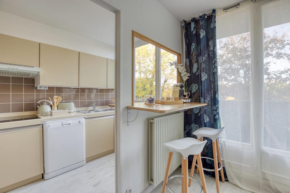 dishwasher, minibar, oven, pet friendly, stove