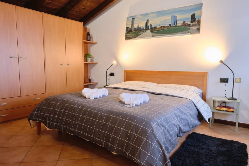 Bed, Photo of the whole room, Bedroom, towels, wardrobe