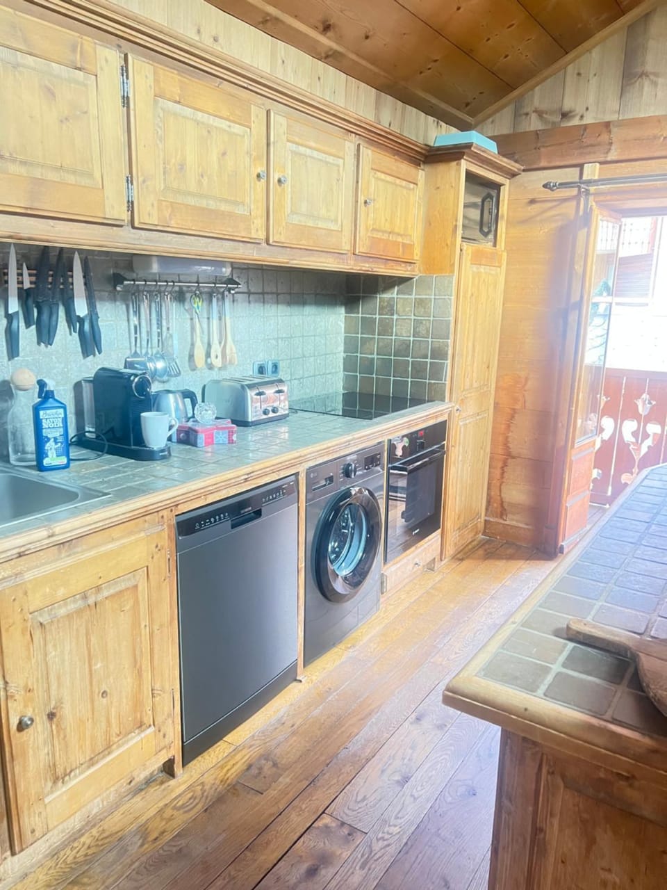dishwasher, toaster, washing machine