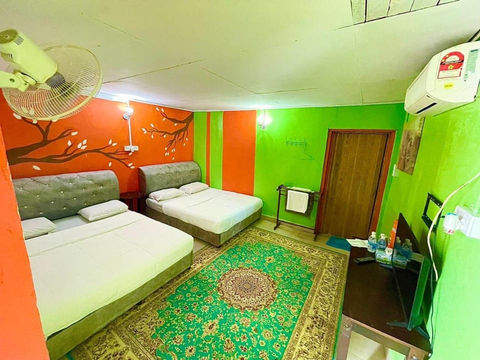 Toilet, TV and multimedia, Coffee/tea facilities, Swimming pool, Family, fireplace, towels, air conditioner