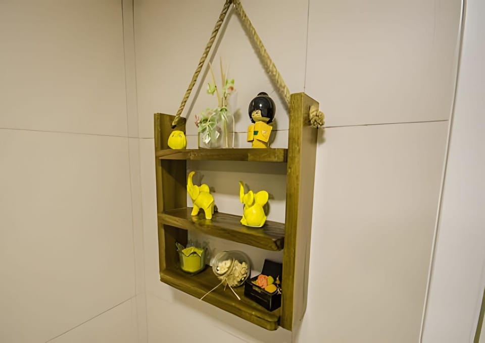 Bathroom, Decorative detail