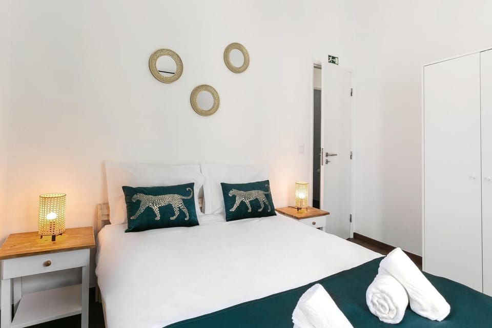 Bed, Photo of the whole room, Bedroom, towels, wardrobe