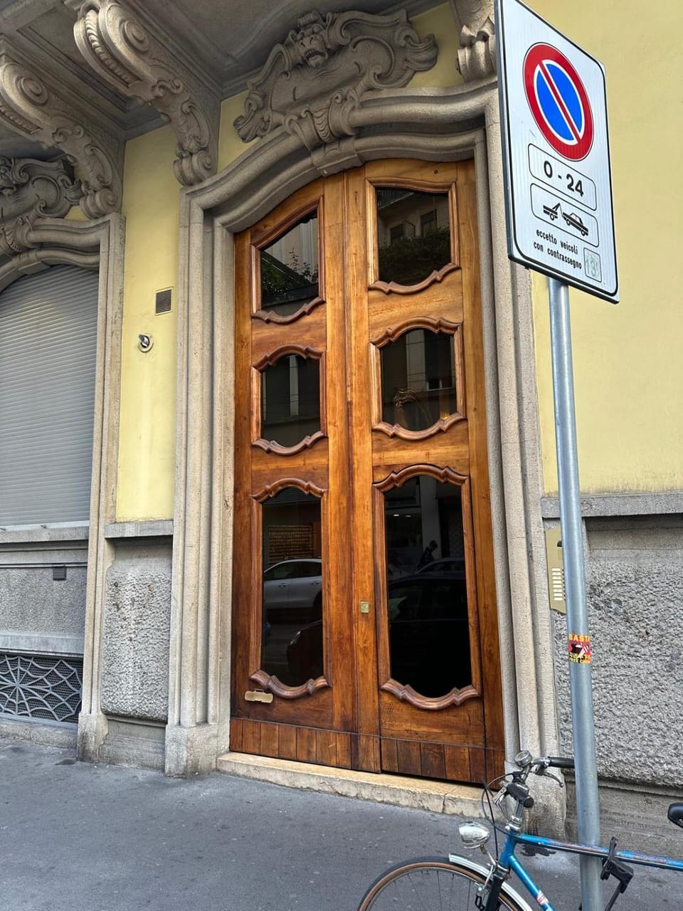 Facade/entrance