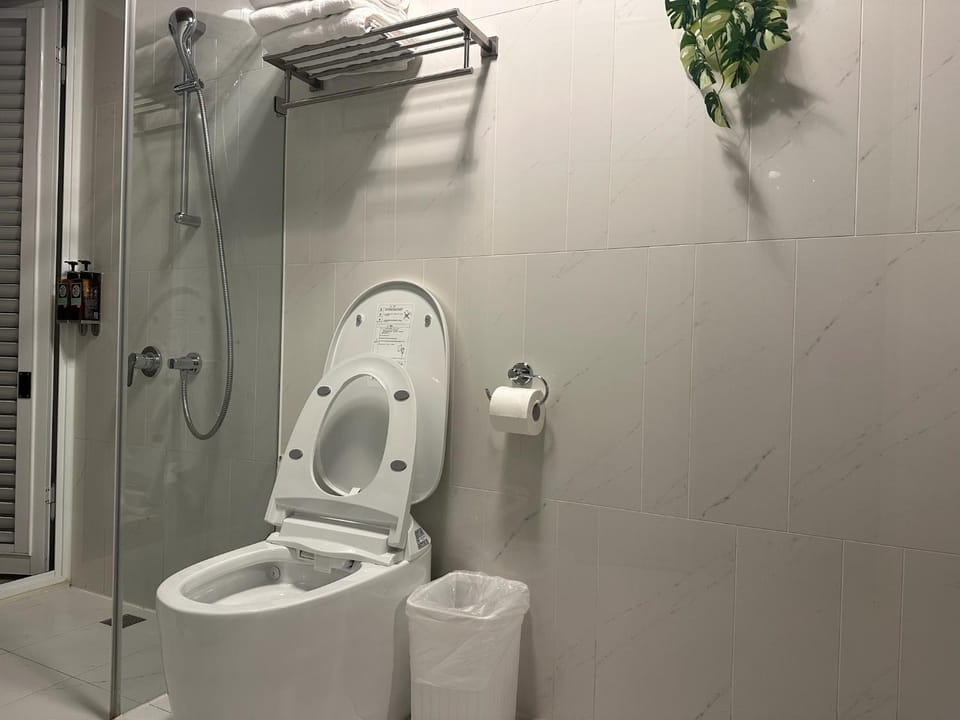 Shower, Toilet, Bathroom