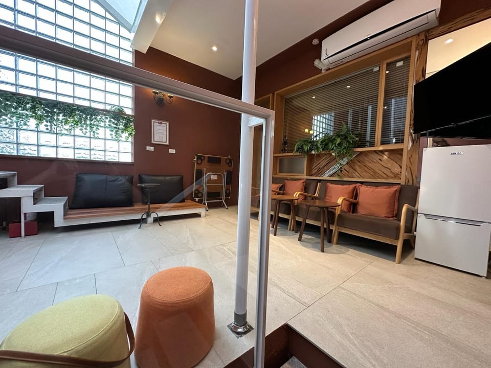 TV and multimedia, Living room, air conditioner