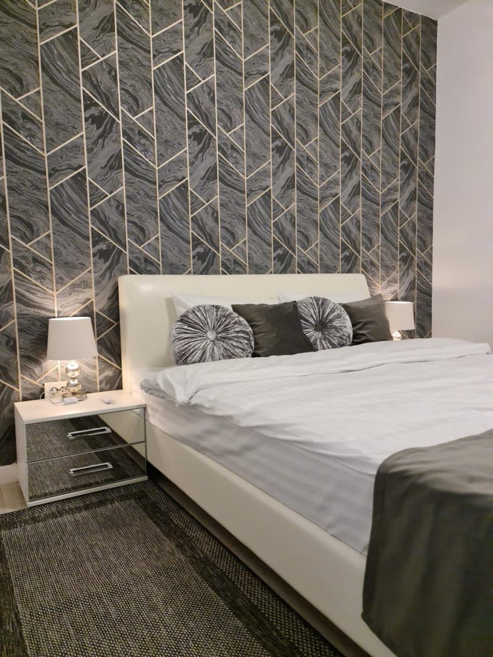 Bed, Photo of the whole room, Bedroom