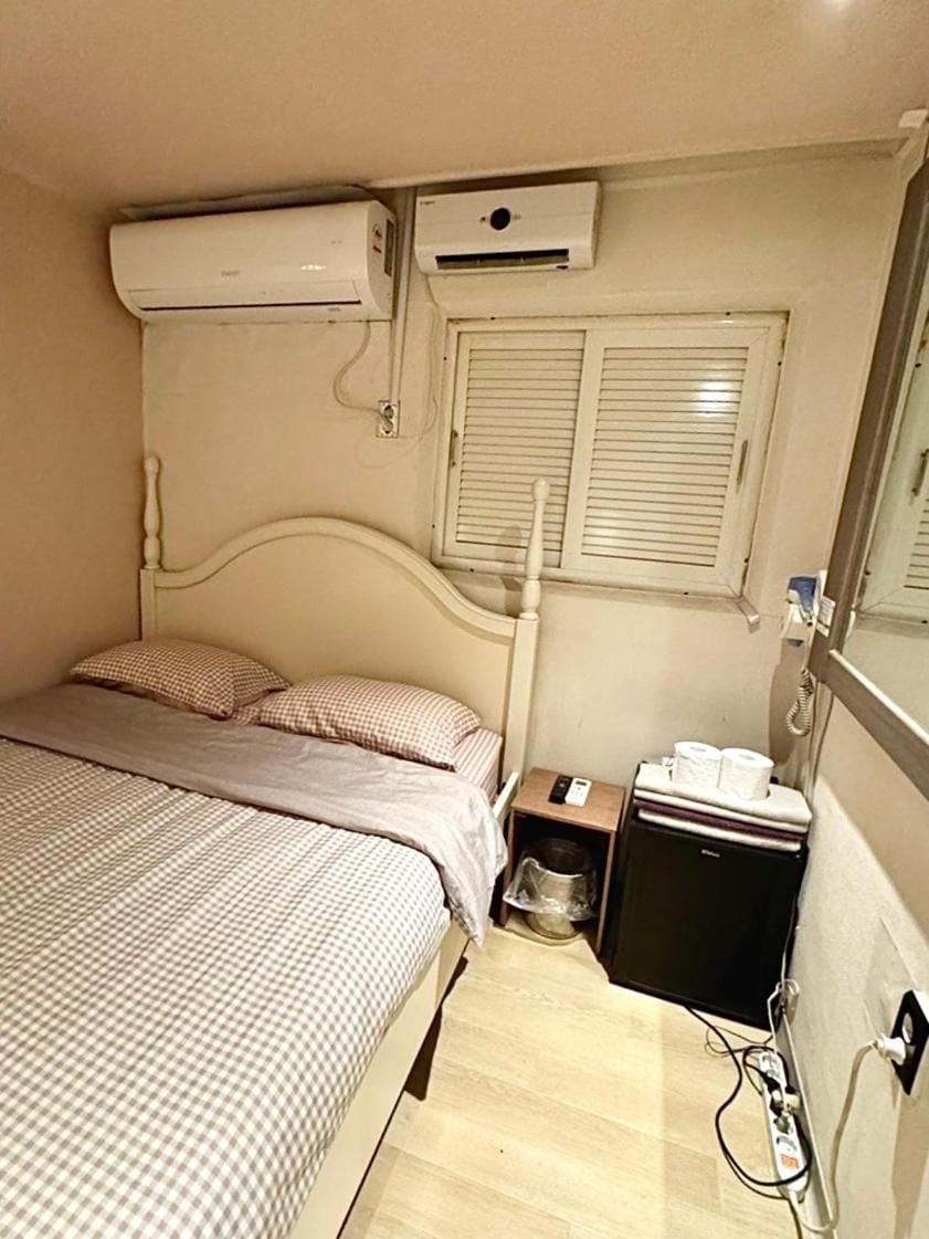 Maison Yongsan Myeongdon Hotel Hostel in Seoul