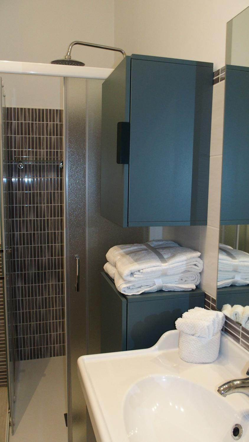 Shower, Bathroom