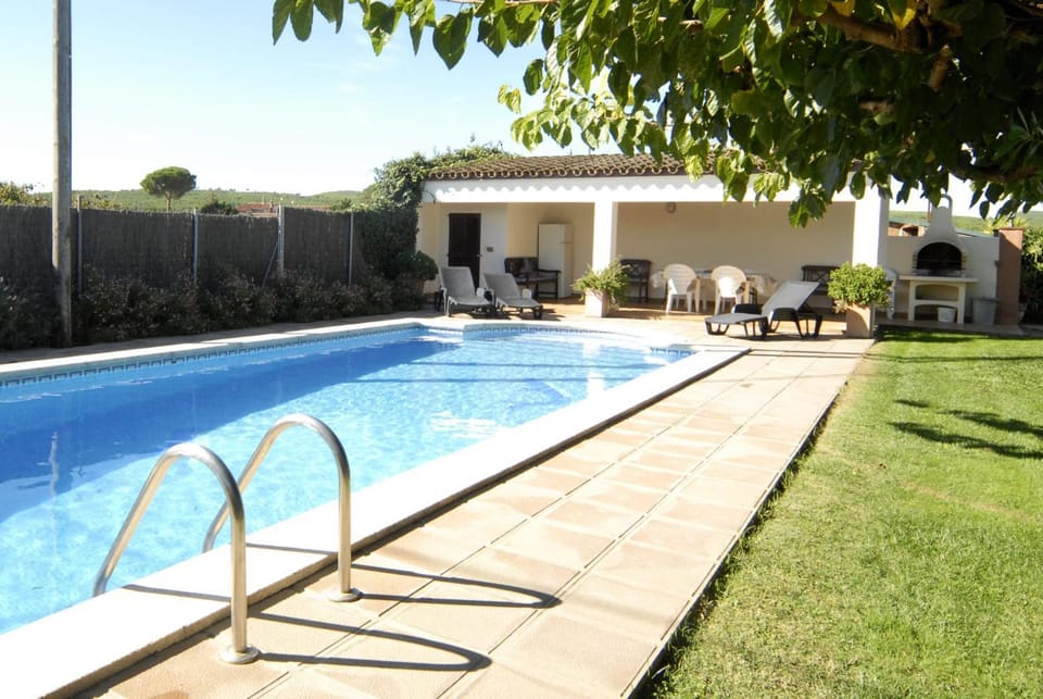 Magnolia Mas Palol, casa con piscina y barbacoa a 5min de la playa Chalet in Baix Empordà