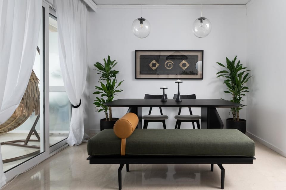 Living room, Seating area, Dining area