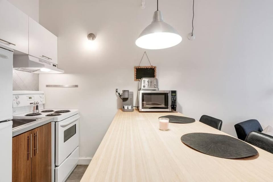 Kitchen or kitchenette, minibar, pet friendly, stove, toaster