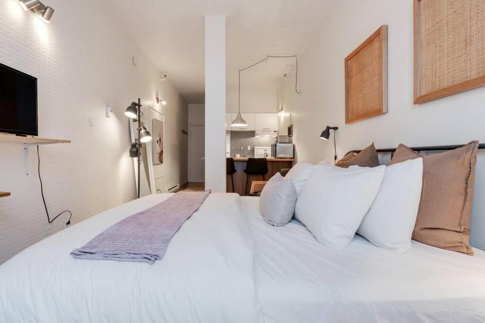 Bed, TV and multimedia, Kitchen or kitchenette, Photo of the whole room, Bedroom