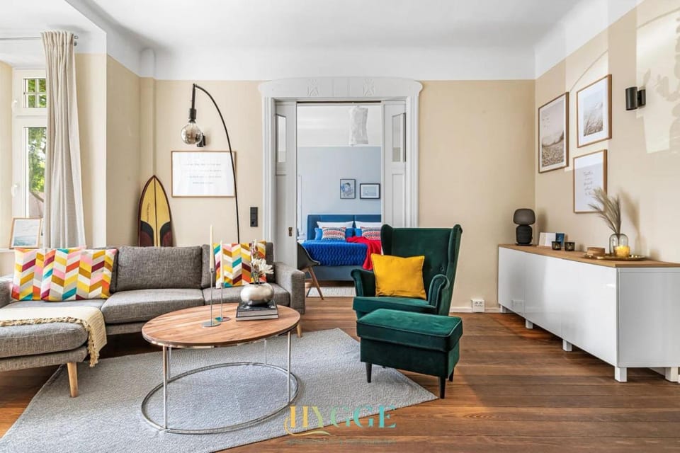 Living room, Seating area