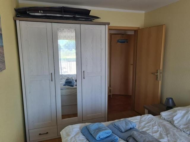 Bed, Photo of the whole room, Bedroom, wardrobe