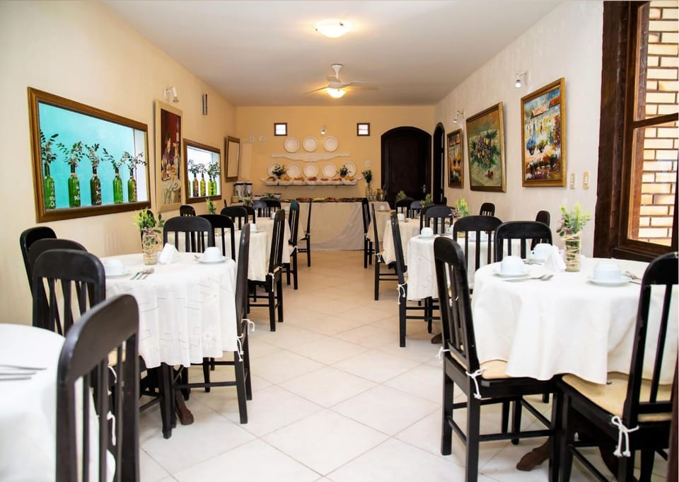 Restaurant/places to eat, Seating area