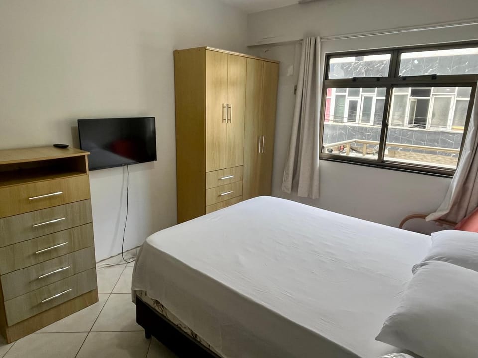 Bed, TV and multimedia, Bedroom, wardrobe