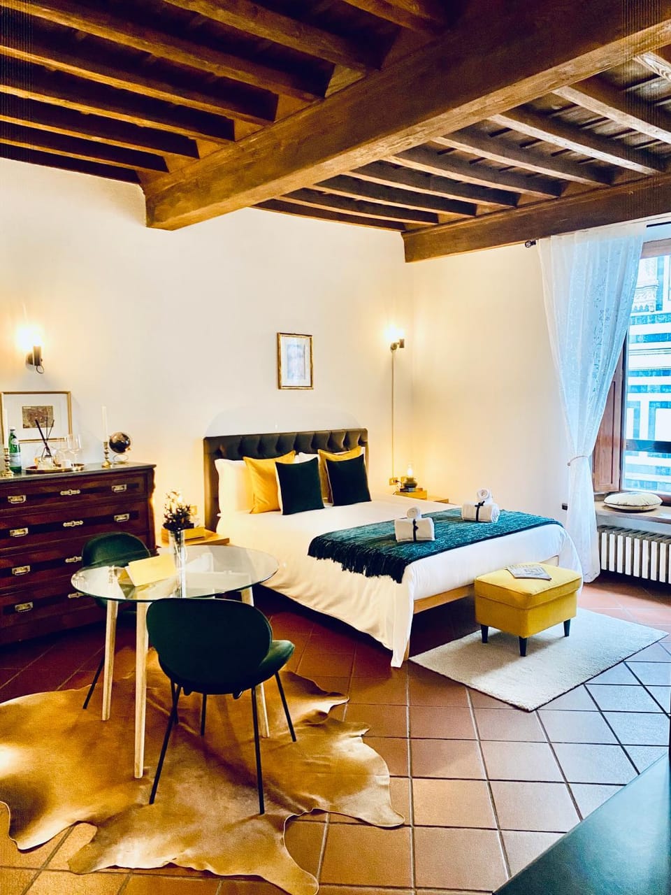 Bed, Photo of the whole room