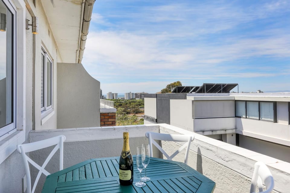 Patio, View (from property/room), Balcony/Terrace, Dining area