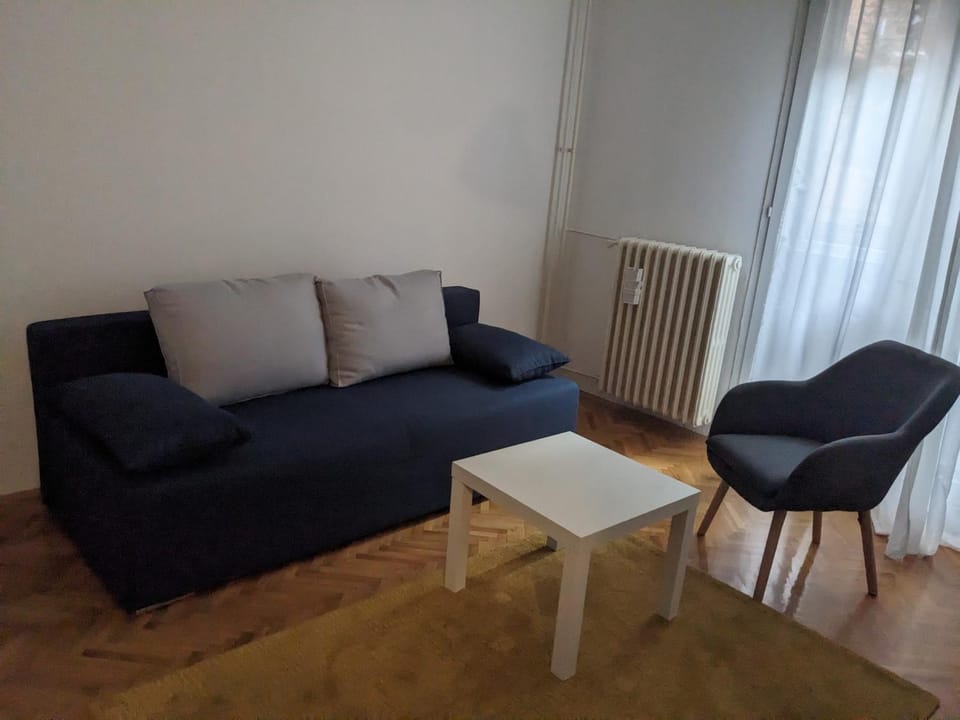 Living room, Seating area, internet