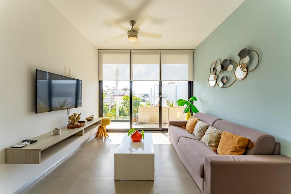 Communal lounge/ TV room, TV and multimedia, Living room