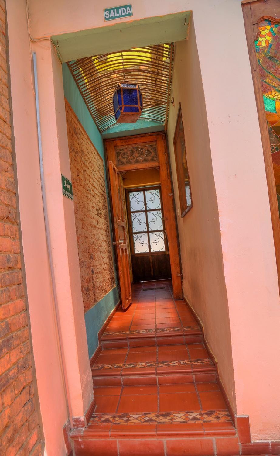 Facade/entrance