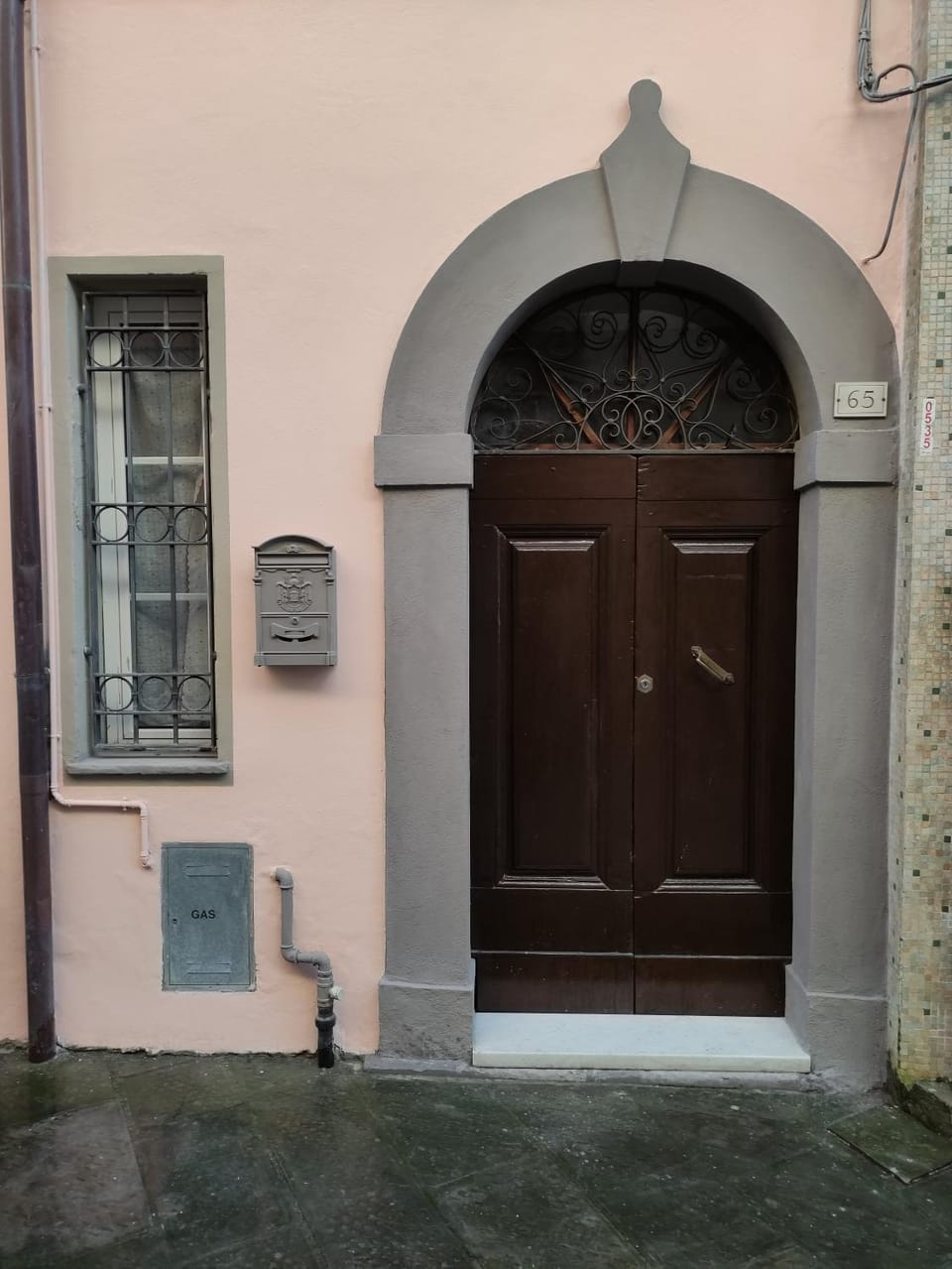 Facade/entrance