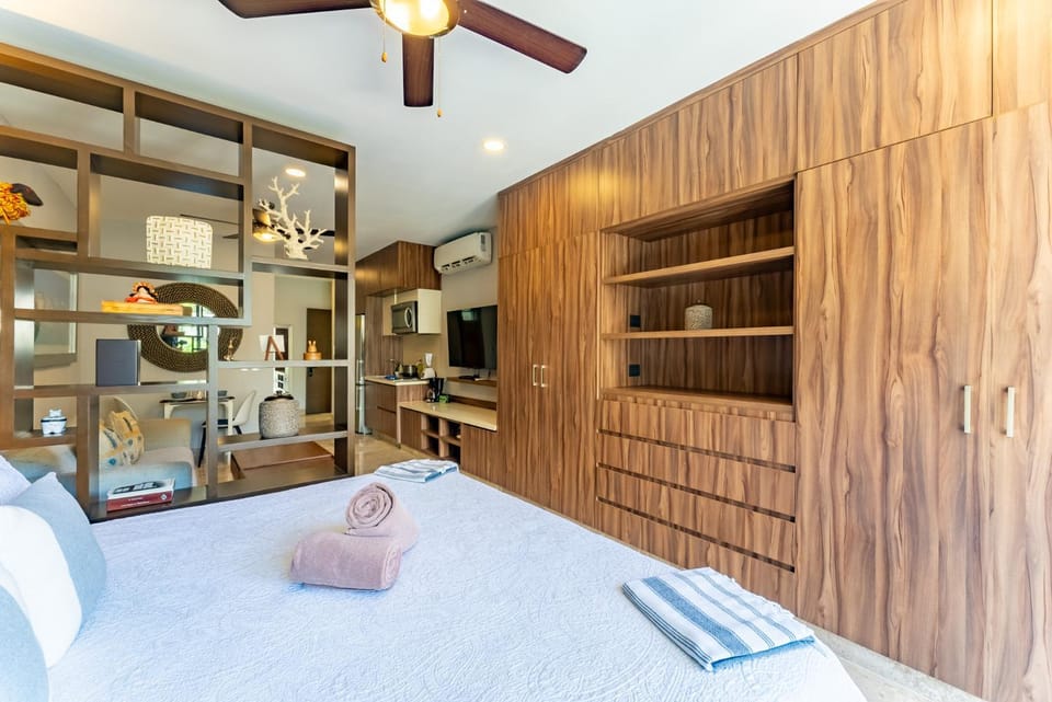 Communal lounge/ TV room, Bed, TV and multimedia, Photo of the whole room, Bedroom, wardrobe