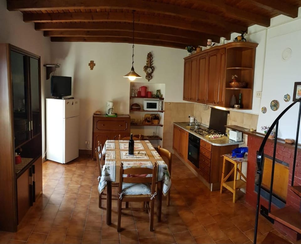 TV and multimedia, Kitchen or kitchenette, Dining area, minibar, pet friendly, stove