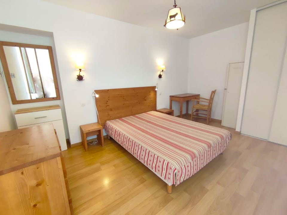 Pat 83, T2, centre Luchon, wifi, casier à skis, 4 personnes Apartment in Catalonia