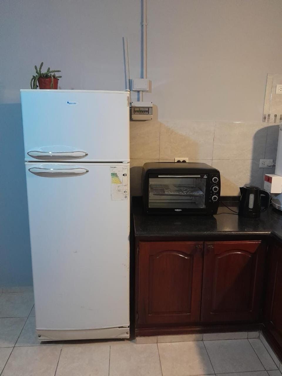 Kitchen or kitchenette, oven