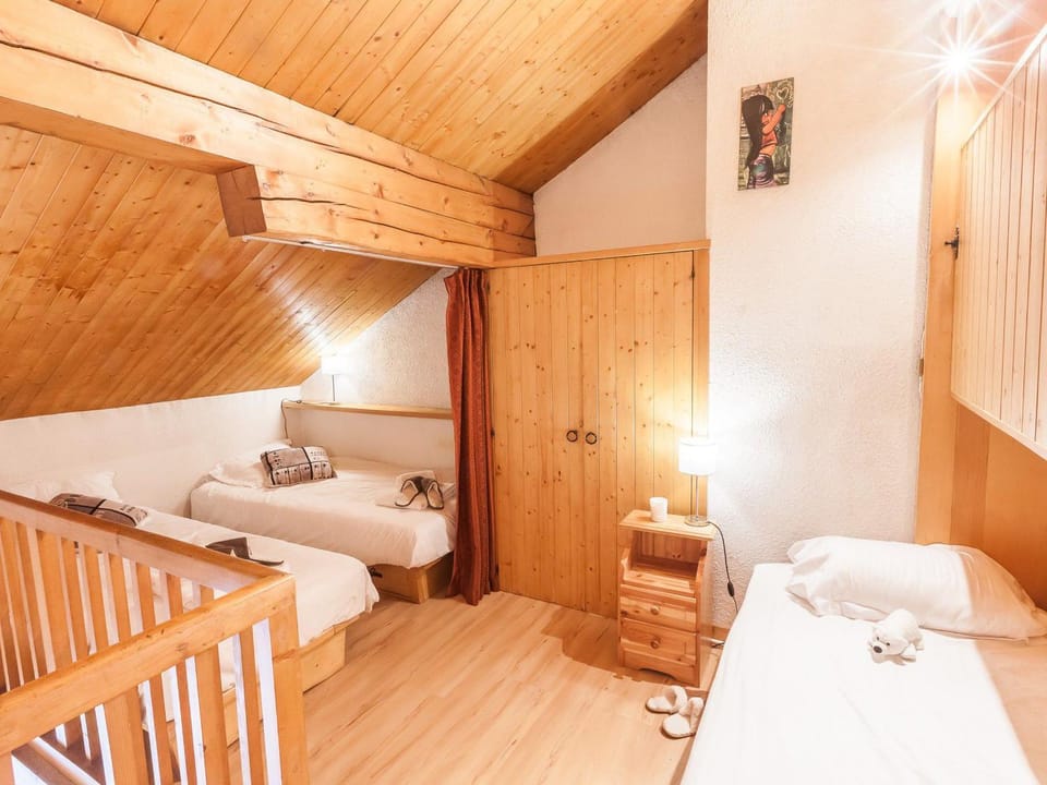 Duplex savoyard 6 pers au centre de Méribel avec wifi - FR-1-411-863 Apartment in Les Allues