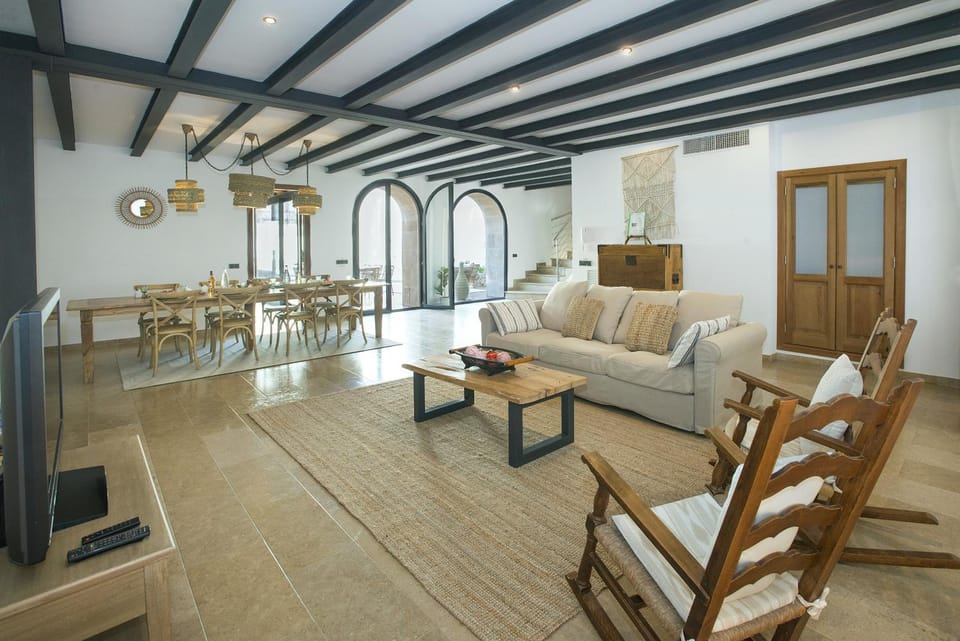 Communal lounge/ TV room, Living room