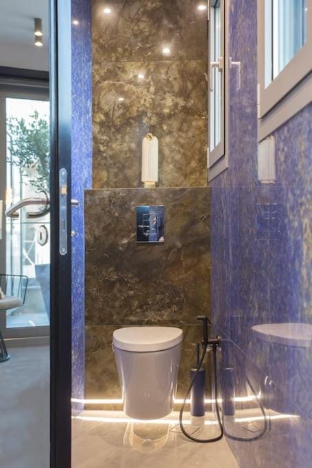 Toilet, Bathroom