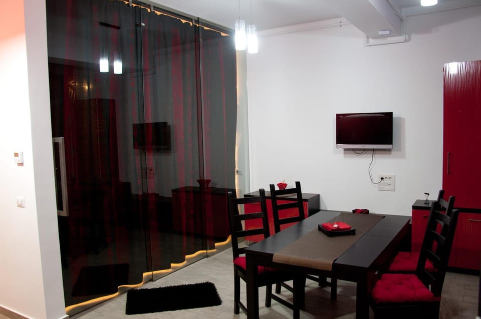 TV and multimedia, Living room, Dining area