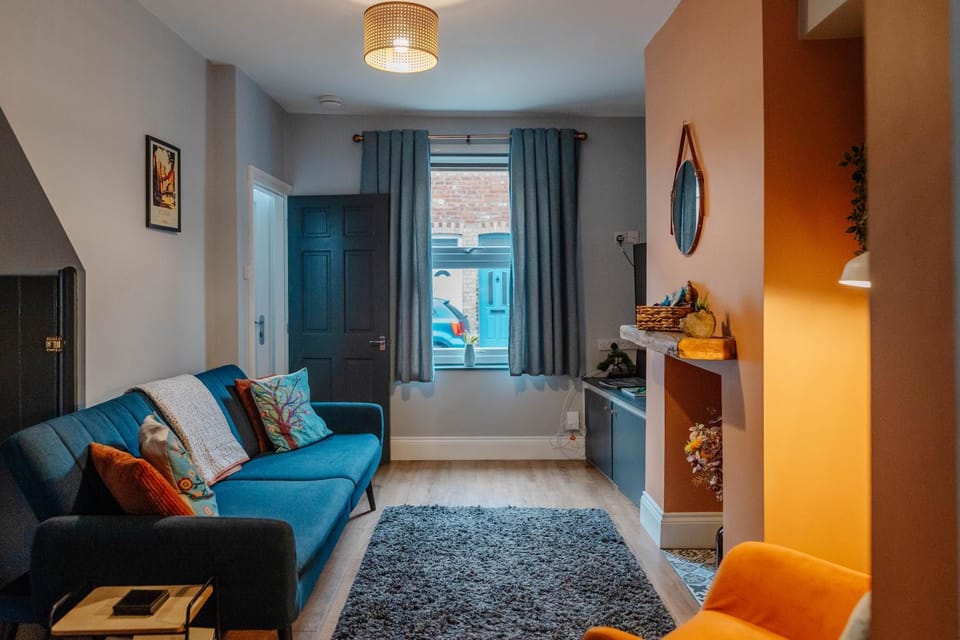Charming Victorian Terrace near City with Free Parking House in York