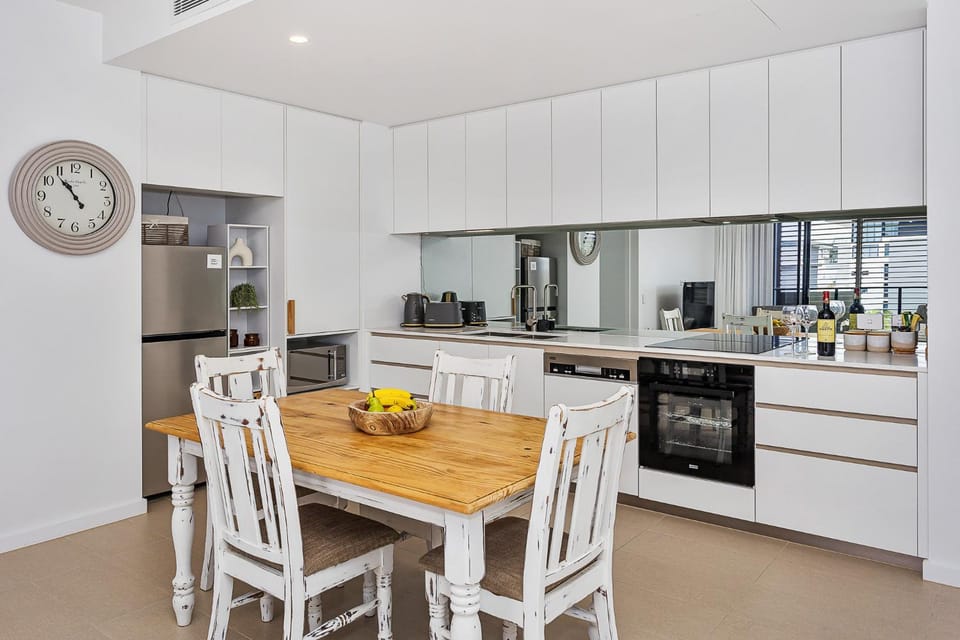 Kitchen or kitchenette, Dining area, dishwasher, minibar, pet friendly, stove, toaster, kitchen