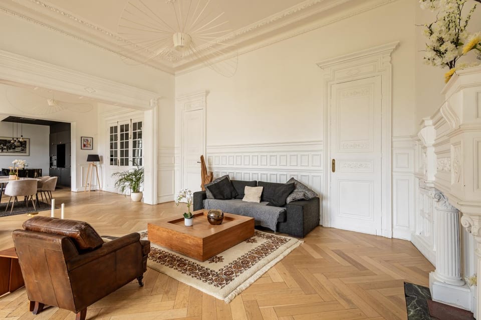 Living room, Seating area