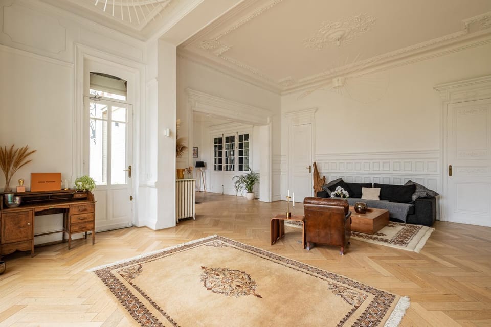 Living room, Seating area