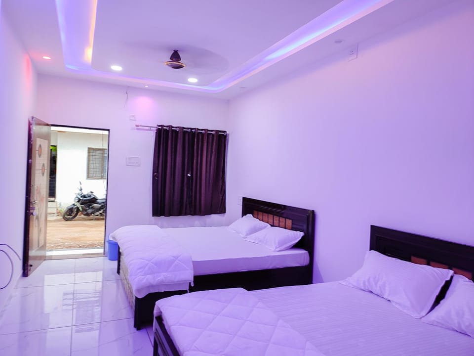 Bed, Photo of the whole room