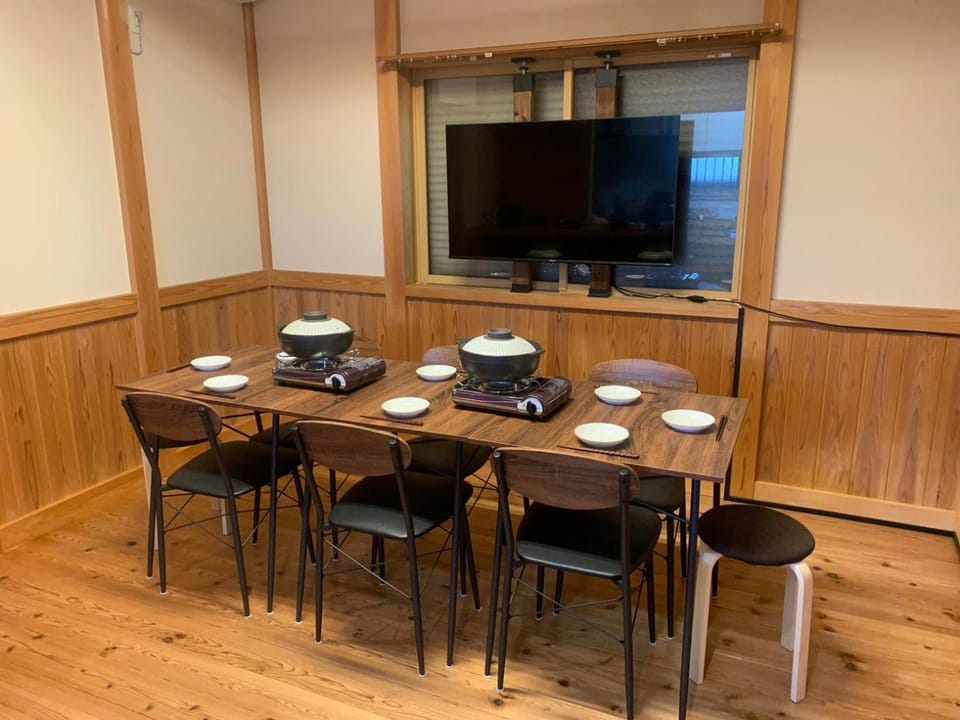 Living room, Dining area