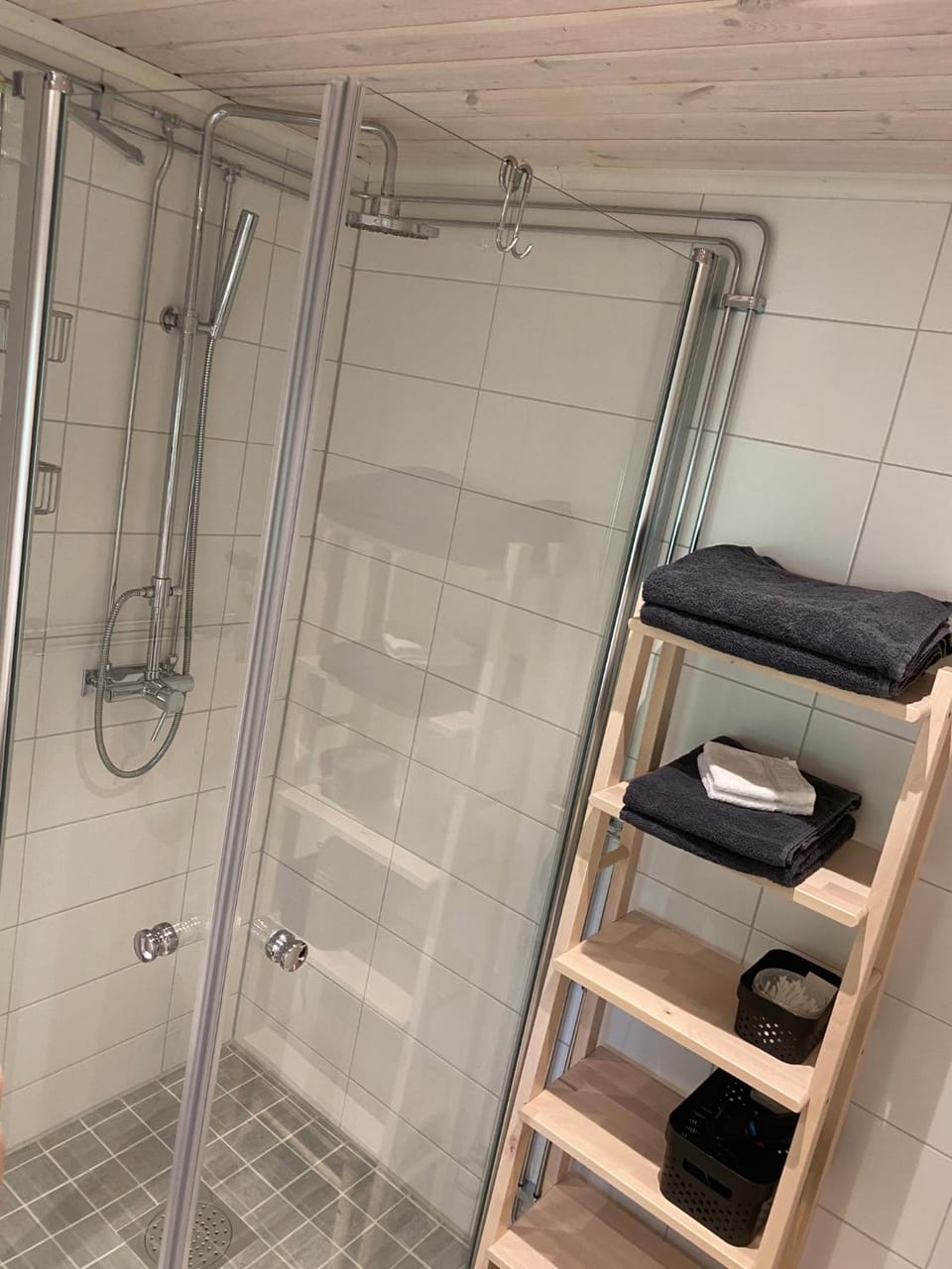 Shower, Bathroom, towels