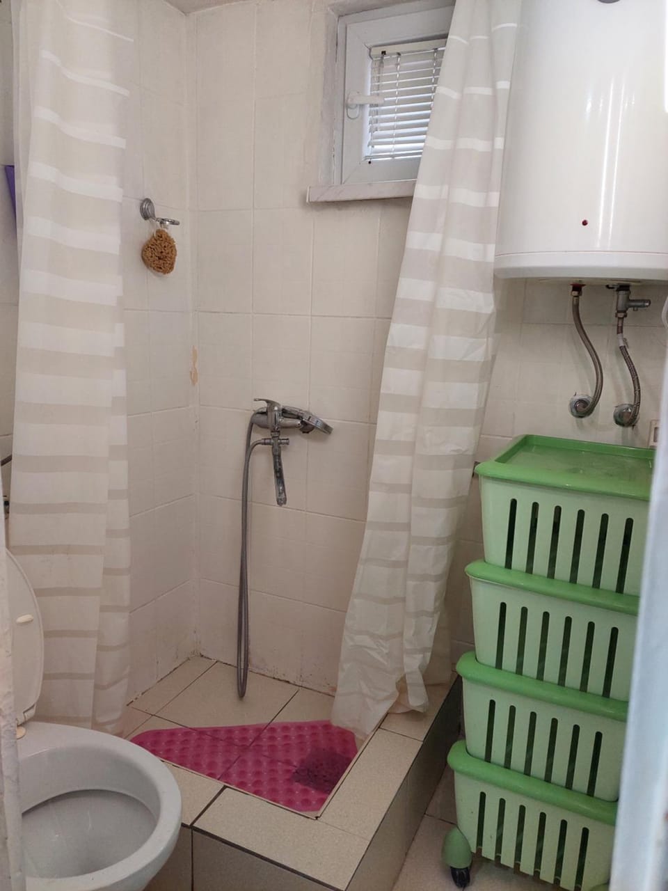 Shower, Toilet, Bathroom, towels