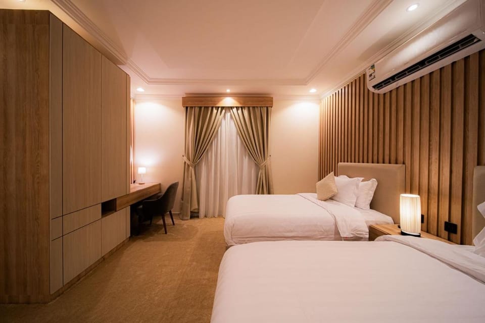 Bed, Bedroom, internet, wardrobe, air conditioner