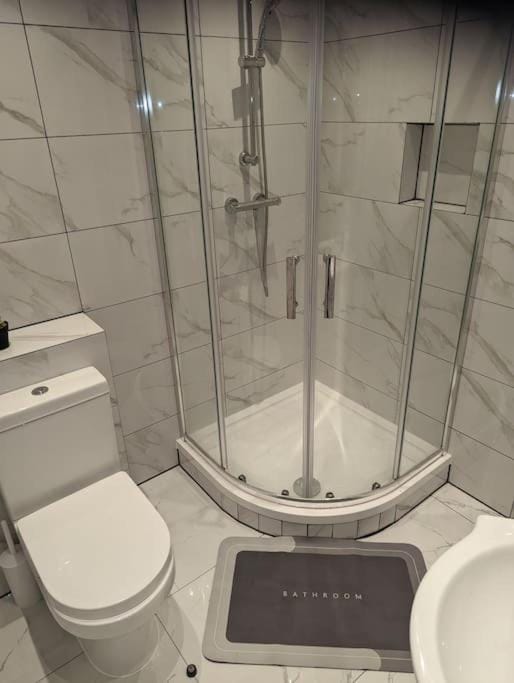 Shower, Toilet, Bathroom