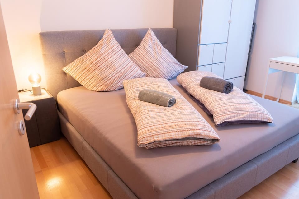 Bed, Bedroom