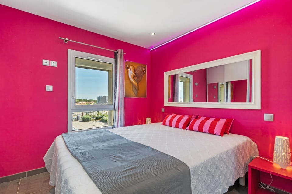 Emplacement N°1 Port Nature 4, coursive vue mer, 2ème étage, village naturiste Apartment in Agde