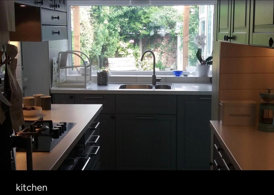 Double Rooms in Shared Home Vacation rental in Enfield