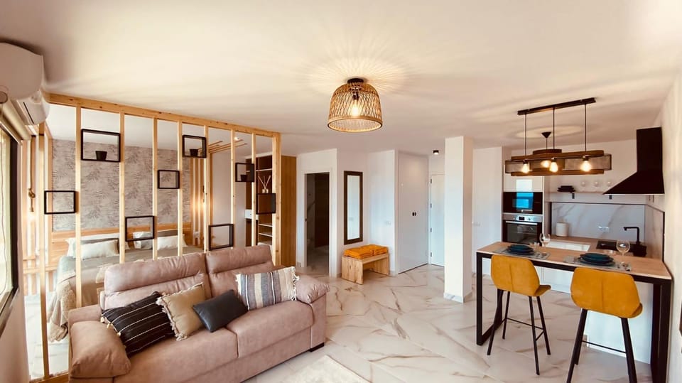TV and multimedia, Living room, Dining area, air conditioner