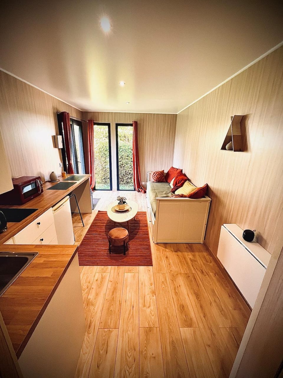 Kitchen or kitchenette, Living room