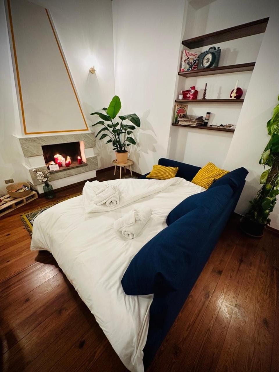 Bed, Living room, Seating area